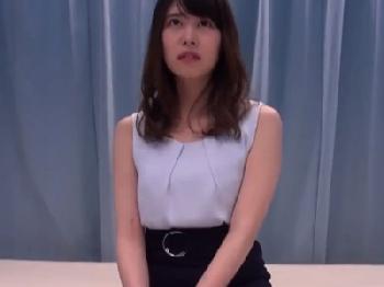 SNSでゲットした素人娘をマジックミラー号でガチハメ！お姉さんマッサージのエロ動画