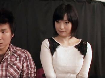 緊張でガチガチな草食男子が優しいショートヘアお姉さんの手ほどきによって無事射精巨乳痴女のエロ動画