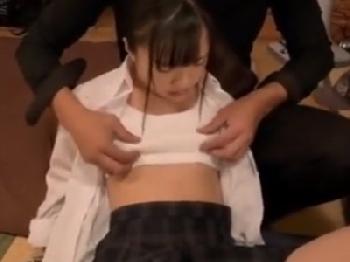 女子校生を待ち伏せ→拉致して中出しレイプする人間のクズ素人美少女のエロ動画