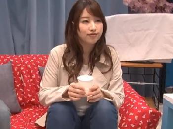 素股耐久500回ゲームに参加した素人さんが色情→中出し交尾受け入れW美少女のエロ動画