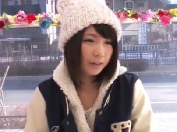 「おかしくなっちゃうぅ！」ミニ系女子大生が媚薬を仕込まれトランス状態で失禁アクメW素人美少女顔射潮吹きのエロ動画