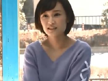 素人の童顔娘がマジックミラー号で挿入された末に精液生中出しされて悶絶絶頂美少女のエロ動画