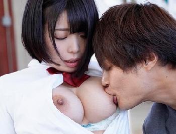 ちっさな身体でおっきなHカップ！18歳・清麗巨大乳房娘がJAVデビュー巨乳女子校生美少女水着デビュー作大原あむのエロ動画