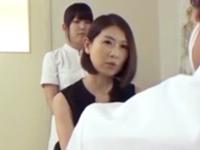 生理不順で診察に来た奥様→陰茎挿入でホルモンバランス整える無慈悲医者素人お姉さん人妻中出しのエロ動画