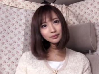 夫と仲良しなはずの奥様がナンパされてまさかの浮気W巨乳素人人妻中出しのエロ動画