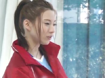 スポーツ中だった女子大生をマジックミラー号に捕まえてきて中出しマッサージ素人お姉さんのエロ動画