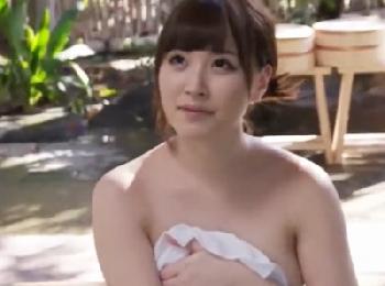 寝取られ温泉…彼氏と一緒に泊まりに来た美形少女彼女が言われるがまま温泉内で寝取られる！素人お姉さん盗撮露出のエロ動画