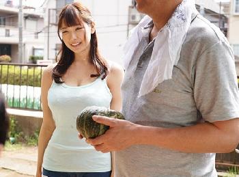 お盆真っただ中！ド田舎はヤルことがなさ過ぎて隣の巨乳お姉ちゃんと毎日汗だくパコお姉さん痴女安齋ららのエロ動画