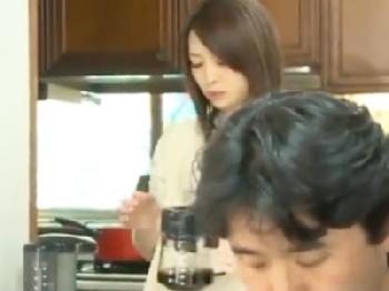 中出しレイプの一部始終を撮影されてしまったオバさん妻人妻熟女ハメ撮りのエロ動画