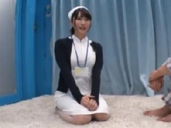 『んっ…いっぱい出していいからね?…』笑顔が素敵な白衣の天使が童貞男性器を優しく卒業へ導く巨乳素人看護婦中出しのエロ動画