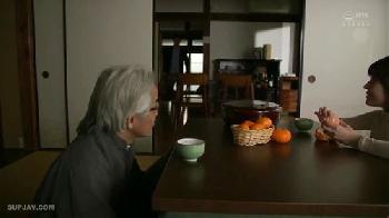 連れ子の姉とイケナイ関係になってしまった理性を失って何度も中出しお姉さん人妻のエロ動画