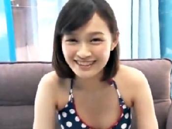 恥ずかしがりながらもイケメンの肉棒に絆されてパコっちゃう水着きれいなお姉さん素人のエロ動画