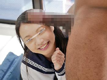 マジックミラー号で彼氏待たせて人生初の黒人巨根を味わう女子校生素人美少女のエロ動画