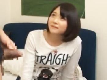 Hの相談に来た年頃の女子校生娘が巨大ペニスに興味津々!素股からヌルッと無許可挿入美少女ロリ顔射のエロ動画