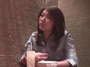 夫とご無沙汰なマダムが欲求不満を拗らせアダルトビデオ出演！素人人妻ハメ撮りのエロ動画