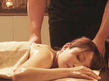 有名人御用達と聞いて油断しきって強姦マッサージの餌食になる美乳奥様素人お姉さん人妻レイプのエロ動画