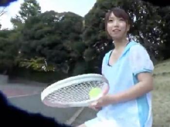 ナンパしたテニサーのアイドルを酔わせて自宅で二次会と称し中出し巨乳素人美少女ロリのエロ動画