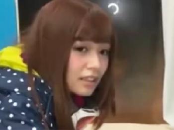 熱々カップルの激烈可愛い彼女さんが寝取られ中出しされて挙動不審に素人美少女ナンパのエロ動画