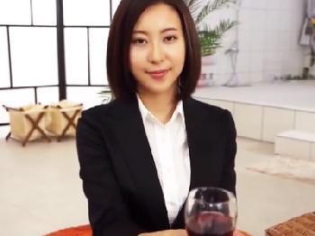 現役マナー講師のソープランド嬢が生マンコで丁寧に男性器のおもてなしW巨乳お姉さんパイパン中出しのエロ動画