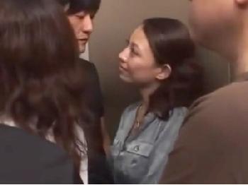 媚薬オイルで淫獣化した美人マダムの激しいSEXとお掃除バキュームフェラチオ！巨乳お姉さん人妻マッサージのエロ動画