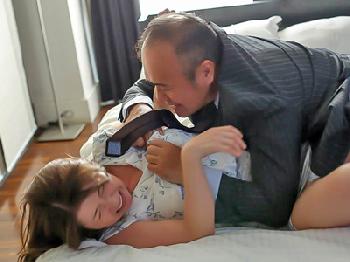 見下していた男の容赦ないピストンに顔を赤らめ屈服するナマイキ妻巨乳人妻のエロ動画