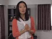 脱走者にターゲットにされ溜まった愛欲をぶつけられるマダム素人人妻レイプのエロ動画