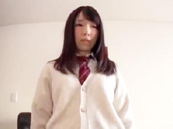 「えぇえ？！ホントに中出ししちゃったの？！」まだ無知な女子校生を読者モデルで釣って中出し素人パイパンナンパのエロ動画