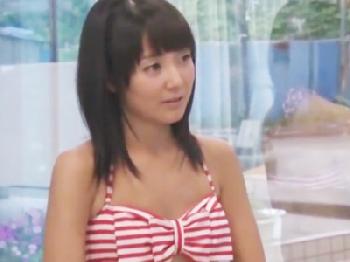 日焼け跡くっきりな水着娘をナンパ→無料エステ中に強引に陵辱！素人美少女痴女盗撮のエロ動画