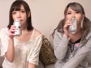 プールでナンパしたヤル気満々の美形少女ギャル2人組とやりまくりW巨乳素人美少女顔射ハメ撮りのエロ動画