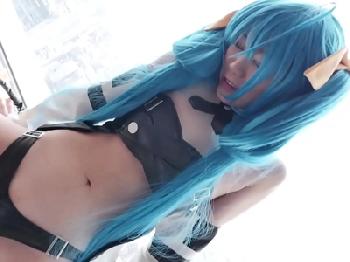 エロすぎる衣装でイチモツに乱れる可愛いコスプレイヤーの濃密中出しセックス巨乳素人美少女のエロ動画