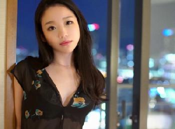 極上のエロイイ女と極上のSEXを。普段は社長秘書として働くきれいなお姉さんがホテル高層階で優雅なハメ撮り巨乳素人OLのエロ動...