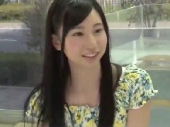 「ヤッちゃったね」マッサージしてたら我慢出来なくなって男友人と一線を越えてしまう女子大生W素人美少女のエロ動画