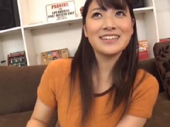 見た目清純清楚だけど抜いだら巨大バスト！女子大生を連れ込んで色情させて中出しセックス！巨乳素人美少女のエロ動画