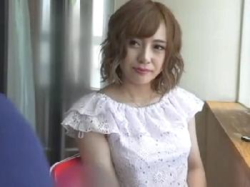 『入ってますよぉ』20歳巨乳ギャル女子大生を素股からヌルっとハメる素人ハメ撮りのエロ動画