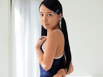 日焼けした小麦色の幼顔J〇を大人肉棒で絶頂させまくる調教ハメ美少女パイパン顔射潮吹き乱交のエロ動画