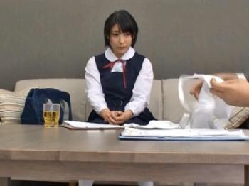 アイドル志望のミニ系女子校生が初めての枕営業に緊張気味の交尾素人美少女ロリのエロ動画