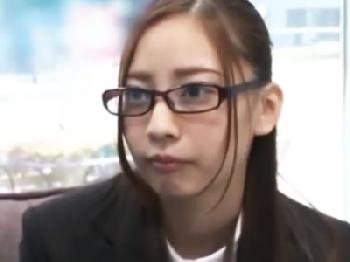 久しぶりの同窓会！学生のころから狙っていた子がマダムに…家まで送るふりして！痴女人妻童貞神宮寺ナオのエロ動画