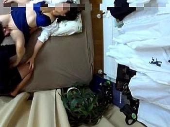 いい年して終電逃すまで飲み会に参加してただらしない奥さんを家に連れ込んで不貞SEX！人妻ナンパのエロ動画