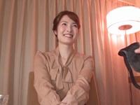 巨大ペニスオッサンのズボピスに本気イキする不貞マダム巨乳素人人妻顔射ぶっかけのエロ動画