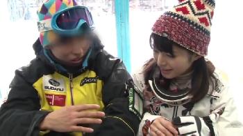 ダンナの寝ている隣で大胆に奥さんを寝取るマッサージ師素人人妻のエロ動画