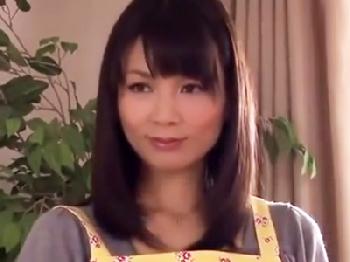 性欲を抑え切れない美人若奥様が義理の父親男根と近親SEX相姦ファック痴女人妻近親相姦のエロ動画