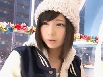 マジックミラー号で媚薬を飲まされた美形少女が絶頂潮吹き噴射FUCK素人美少女ナンパのエロ動画