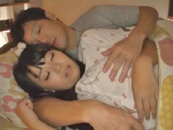 「お兄ちゃん何してるのー?」妹と一緒に添い寝したらこうなる巨乳美少女ロリ近親相姦のエロ動画