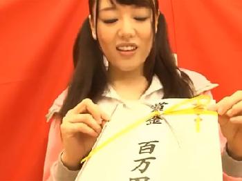 賞金百万円に釣られて性的変態エロ企画に参加してしまったツインテ娘巨乳お姉さん中出し潮吹きのエロ動画