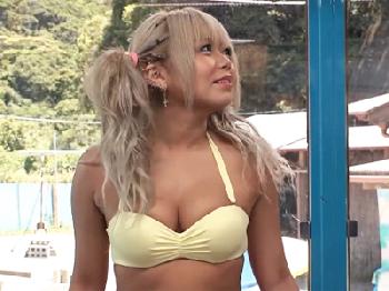 ぷるぷるバストなミニ系黒ギャルが媚薬マッサパコで大絶頂大失禁巨乳素人ロリ痴女水着ナンパのエロ動画