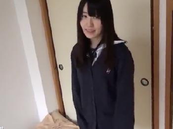 お金大好き小さなおっぱい幼顔女子校生と中出し円光素人美少女ロリのエロ動画