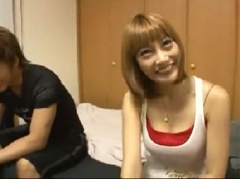 ビックおっぱいのギャル美形お姉さんを素人男性のお宅へ派遣→プレイ開始で精液搾り取り巨乳明日花キララのエロ動画