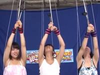 スカート巾着にして顔の見えない娘の裸当ててみてゲーム!素人パイパン近親相姦のエロ動画
