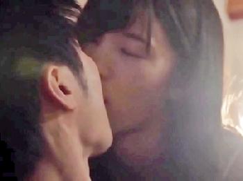 彼女が旅行中にお姉さんに濃密チューされ理性崩壊する彼氏巨乳のエロ動画