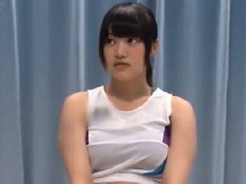 ムチビックおっぱいの素人娘がマッサージだと騙されてのピスハメで本気イキ巨乳美少女ぶっかけのエロ動画